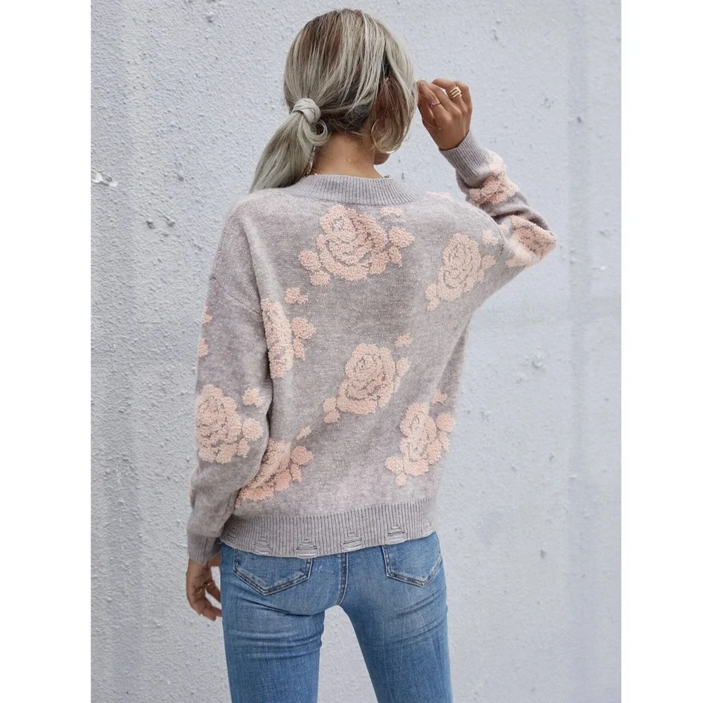 Rose Pattern Grey Knit V-Neck Sweater - Picture 3 of 7